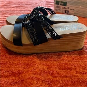 Skechers Cali Luxe Foam Sandals Sz 6